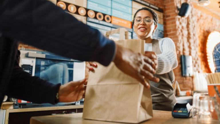 Ventas online en supermercados a la alza, particularmente en 'pick-up'