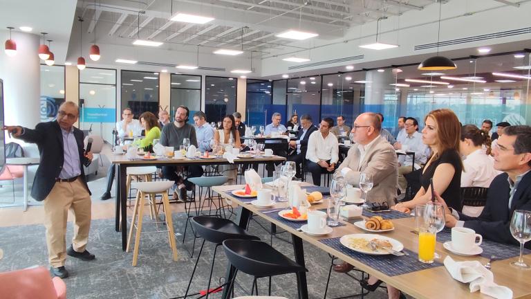 Comparten profesores visitantes últimas tendencias del "retail" con comunidad Tec en Gdl